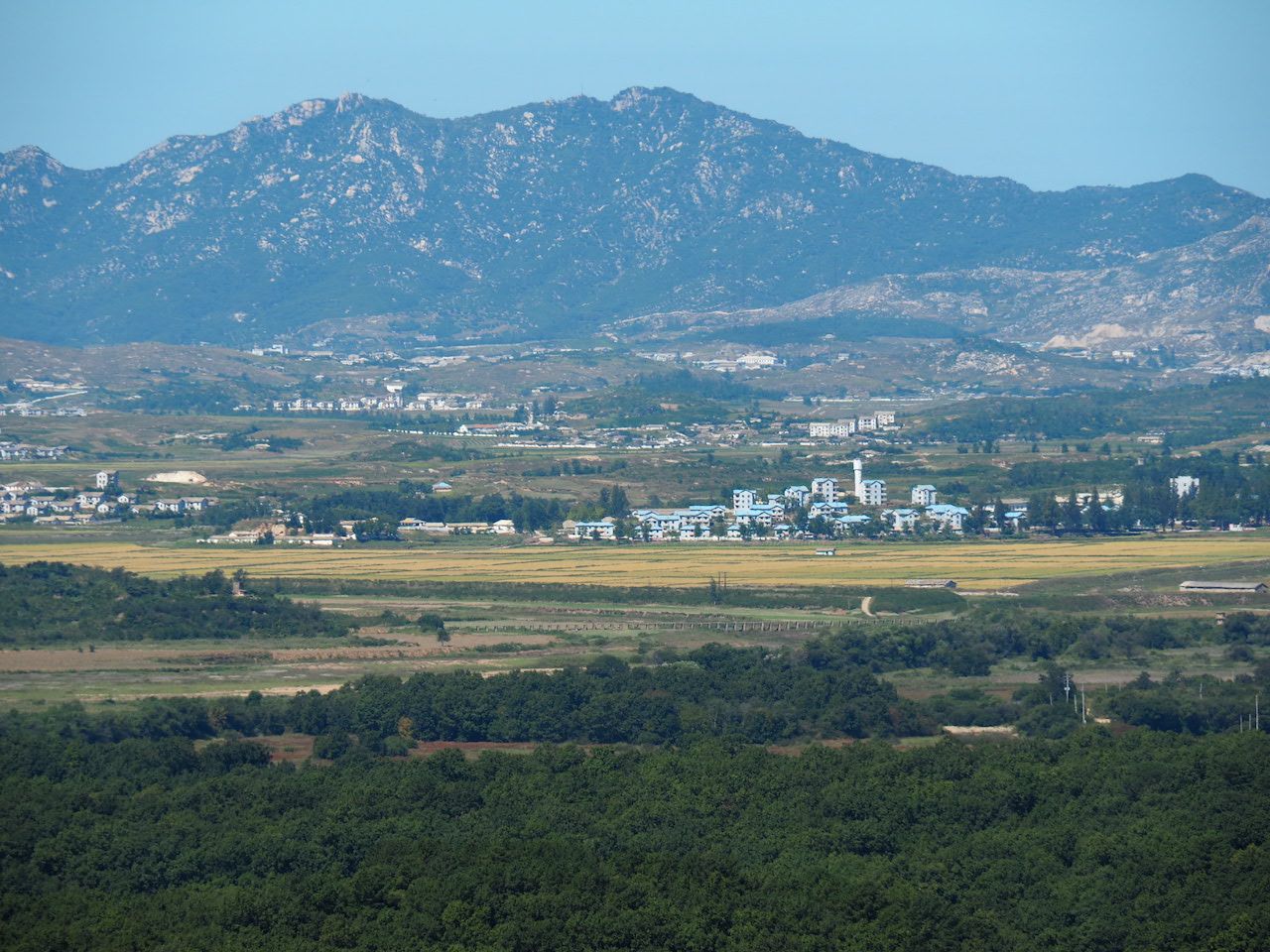 View_of_North_Korea_from_Dora_Observatory_(22423355489).jpeg